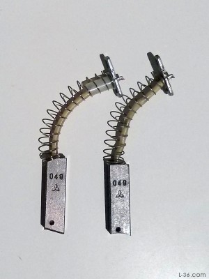 Arriba_alternator_brushes